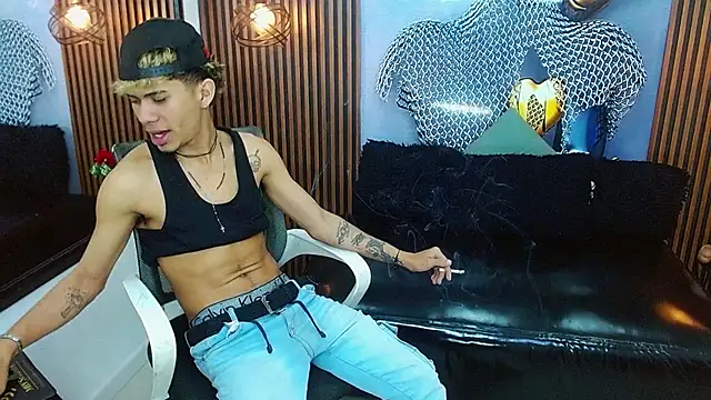Skinny cute Alyer online show from 07.05.26