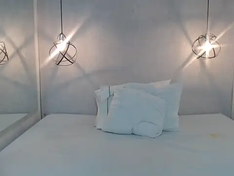 Migatica johnson12 online show from 04.18.26