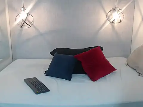 Snapshot of Migatica_johnson12 chatting on 04.21.26 Migatica johnson12 online show from 04.21.26