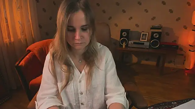 MiaSparkes online show from 05.06.26