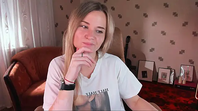 Snapshot of MiaSparkes chatting on 07.02.26 MiaSparkes online show from 07.02.26