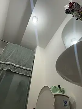 Snapshot of ViankaRose chatting on 06.24.26 ViankaRose online show from 06.24.26