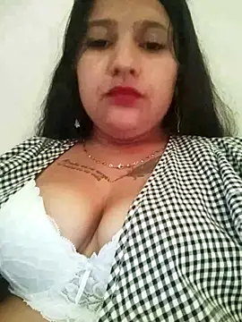 Snapshot of catalella_segura chatting on 04.16.26 catalella segura online show from 04.16.26