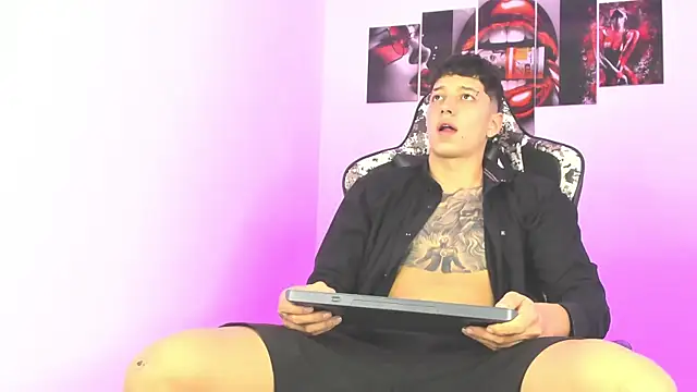 Snapshot of eithan_boy_ chatting on 06.28.26 eithan boy online show from 06.28.26