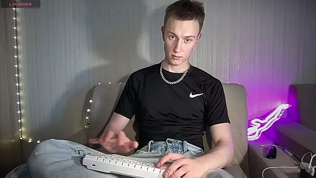 Snapshot of Travis_Gracile chatting on 06.20.26 Travis Gracile online show from 06.20.26