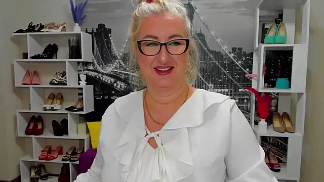 Snapshot of DianaFrances chatting on 05.04.26 DianaFrances online show from 05.04.26