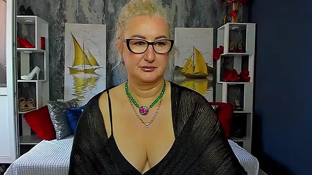Snapshot of DianaFrances chatting on 05.06.26 DianaFrances online show from 05.06.26