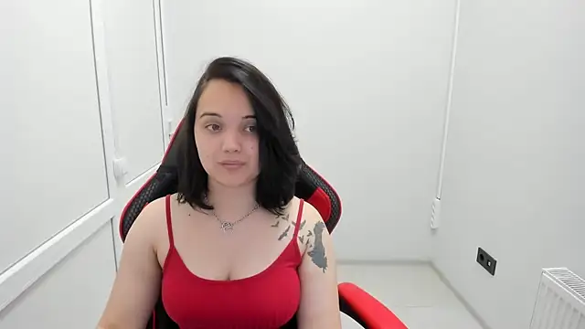 Snapshot of Caroline_cutte chatting on 06.19.26 Caroline cutte online show from 06.19.26