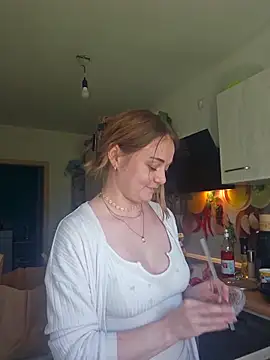 AliceLiddle  online show from 04.23.26