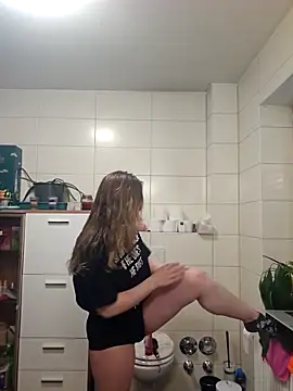 AliceLiddle  online show from 04.24.26