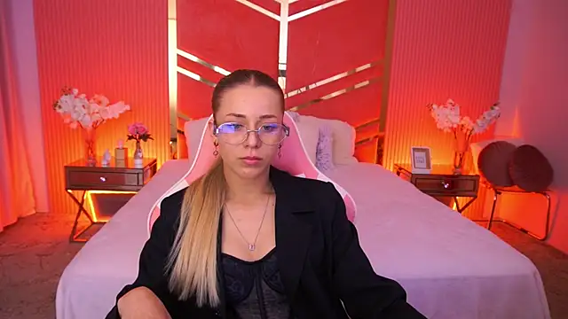 DoveLovee online show from 05.19.26