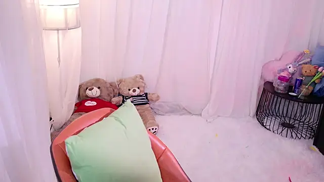 Zoe-001 online show from 05.27.26
