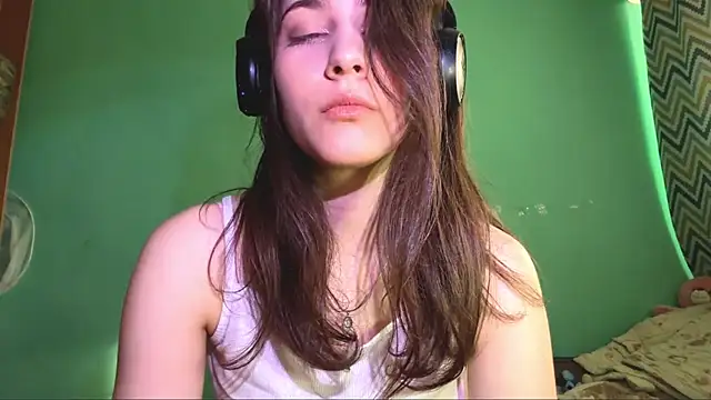 Marywalce online show from 04.11.26