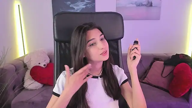 Snapshot of JasminAvily chatting on 05.30.26 JasminAvily online show from 05.30.26