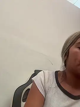 Kimmiebellarie online show from 04.22.26