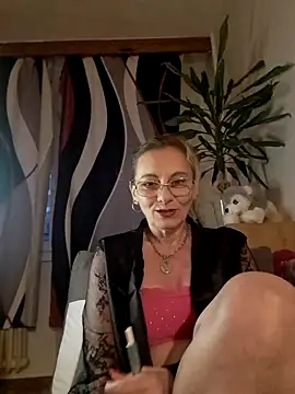 Snapshot of Blond_lady_czech chatting on 04.18.26 Blond lady czech online show from 04.18.26