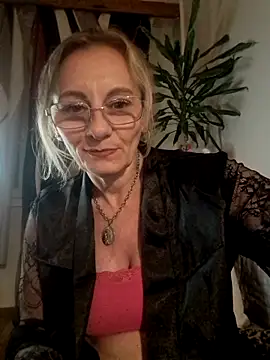 Snapshot of Blond_lady_czech chatting on 04.18.26 Blond lady czech online show from 04.18.26