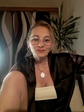 Snapshot of Blond_lady_czech chatting on 04.19.26 Blond lady czech online show from 04.19.26
