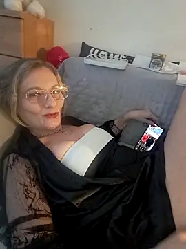 Snapshot of Blond_lady_czech chatting on 04.20.26 Blond lady czech online show from 04.20.26