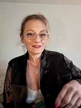 Snapshot of Blond_lady_czech chatting on 04.21.26 Blond lady czech online show from 04.21.26