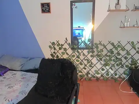 MilaValentine online show from 04.13.26