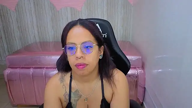 Snapshot of valerytp chatting on 04.29.26 valerytp online show from 04.29.26
