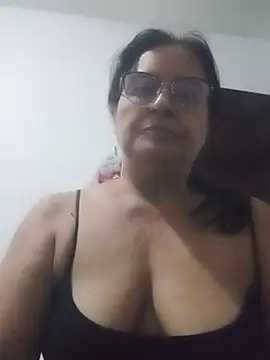Snapshot of PienCanela chatting on 06.19.26 PienCanela online show from 06.19.26