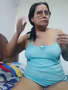 Snapshot of PienCanela chatting on 07.14.26 PienCanela online show from 07.14.26