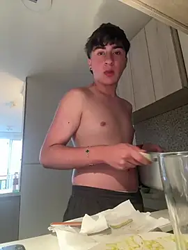 Snapshot of martinbakeer chatting on 04.11.26 martinbakeer online show from 04.11.26