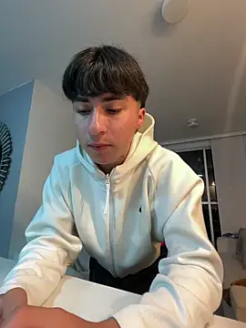 Snapshot of martinbakeer chatting on 04.13.26 martinbakeer online show from 04.13.26