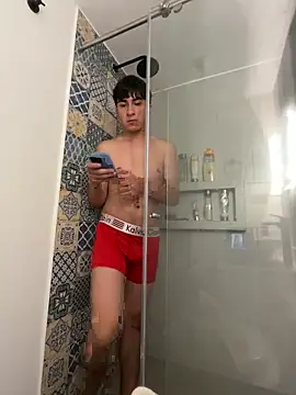 Snapshot of martinbakeer chatting on 04.14.26 martinbakeer online show from 04.14.26