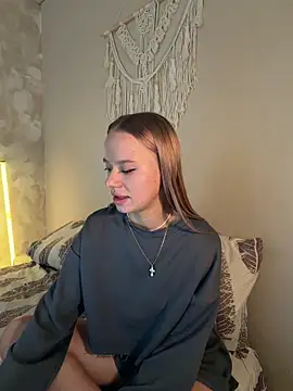 leyaaftermidnight online show from 04.14.26