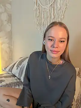 leyaaftermidnight online show from 04.18.26