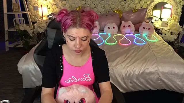 PinkyTrix online show from 05.07.26