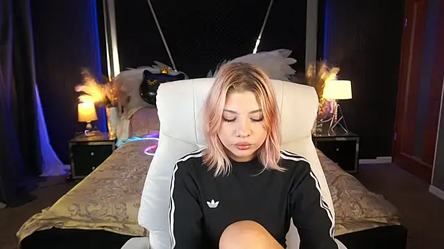 PinkyTrix online show from 07.02.26