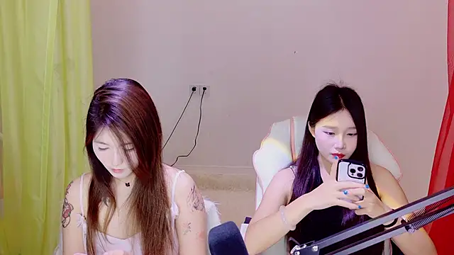 Snapshot of Xiongchumo1120 chatting on 04.26.26 Xiongchumo1120 online show from 04.26.26