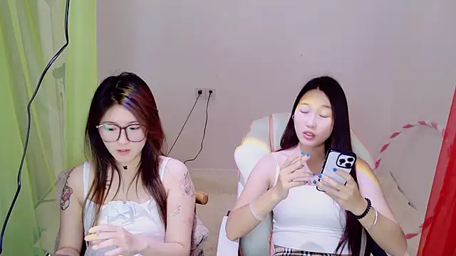 Snapshot of Xiongchumo1120 chatting on 05.12.26 Xiongchumo1120 online show from 05.12.26
