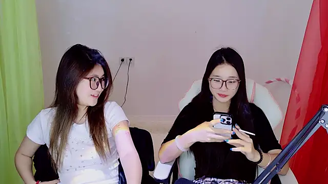 Snapshot of Xiongchumo1120 chatting on 05.15.26 Xiongchumo1120 online show from 05.15.26