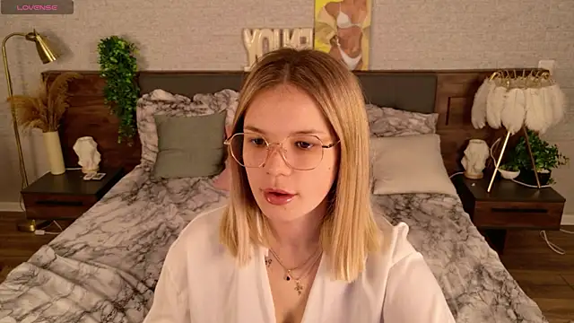KimEvanss online show from 05.14.26