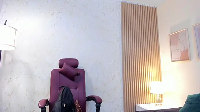 Snapshot of sophiahart chatting on 05.31.26 sophiahart online show from 05.31.26