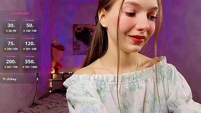 Snapshot of AuraLune__ chatting on 06.04.26 AuraLune online show from 06.04.26