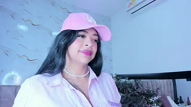 Snapshot of Candicewayne chatting on 06.18.26 Candicewayne online show from 06.18.26