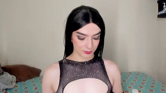 MelanyCollins  online show from 05.12.26