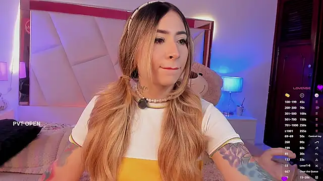 Snapshot of abbymodell1 chatting on 06.17.26 abbymodell1 online show from 06.17.26