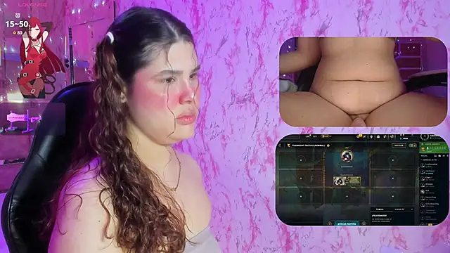 Snapshot of SariBloomy chatting on 04.14.26 SariBloomy online show from 04.14.26