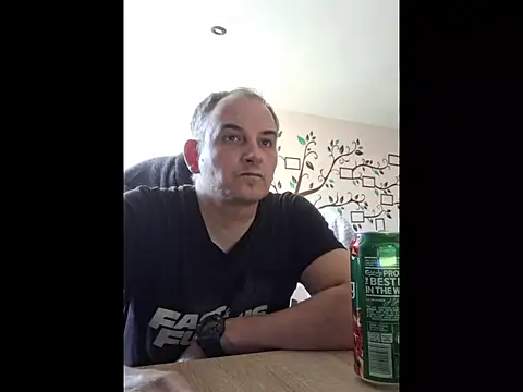 Snapshot of Piotr481 chatting on 04.25.26 Piotr481 online show from 04.25.26