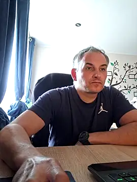 Snapshot of Piotr481 chatting on 05.23.26 Piotr481 online show from 05.23.26