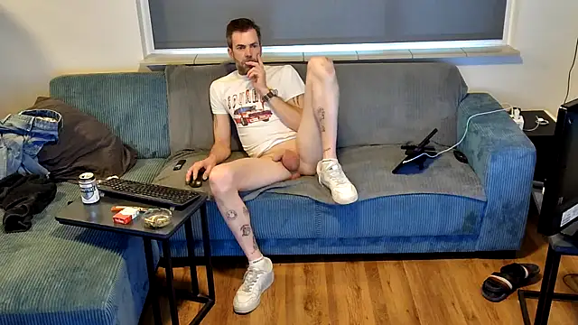 Snapshot of Bttmboyexhibitionist chatting on 05.05.26 Bttmboyexhibitionist online show from 05.05.26