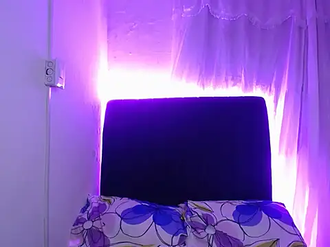 daira2006 online show from 04.21.26