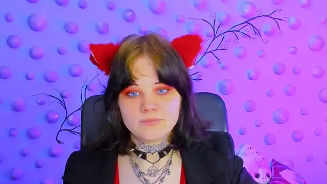 nikki kiss  online show from 04.29.26